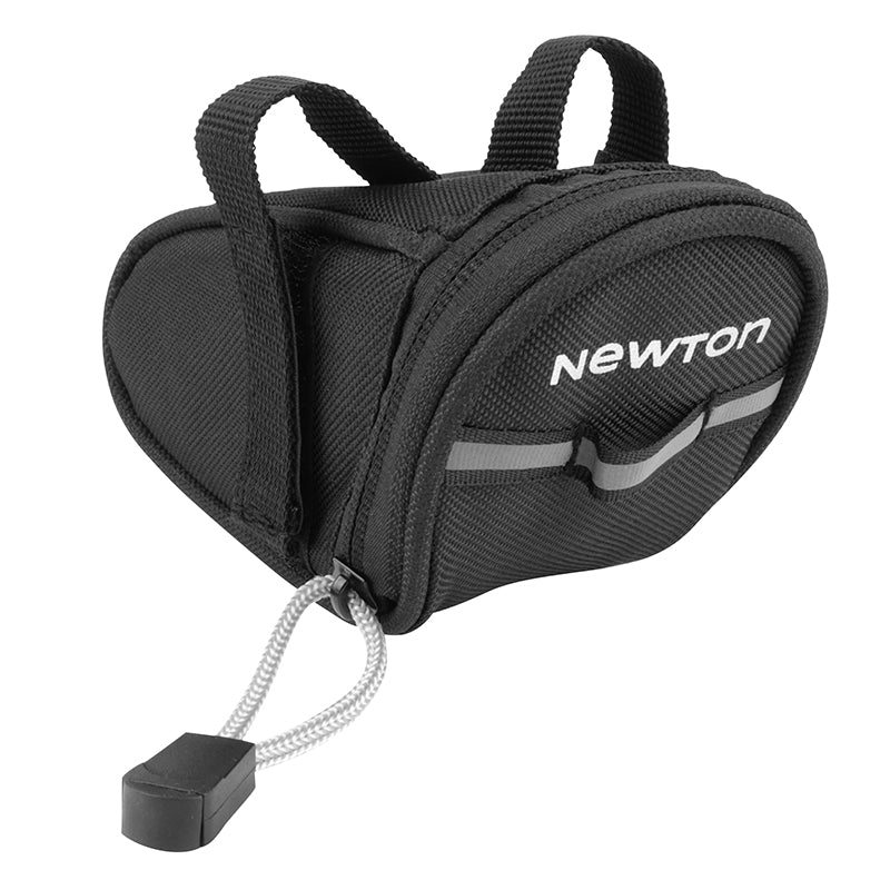 Sacoche De Selle Vélo Newton 0.9L Noir Fixation Velcro ( L 135 mm X L 95 mm X 80 mm)