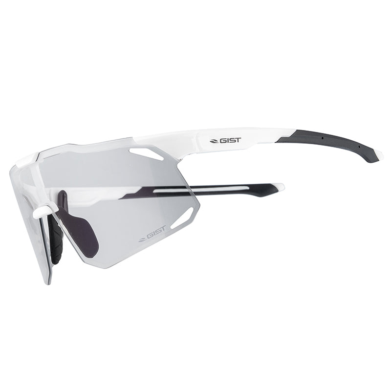 Lunettes Vélo Adulte Gist Eclipse Monture Blanc Verres Photocromiques Qui S'Adaptent Automatiquement A La Luminosite Protection 100% Uv - (Verre Cat 1-3) Compatible Clip Verres Correcteurs Ref 225380