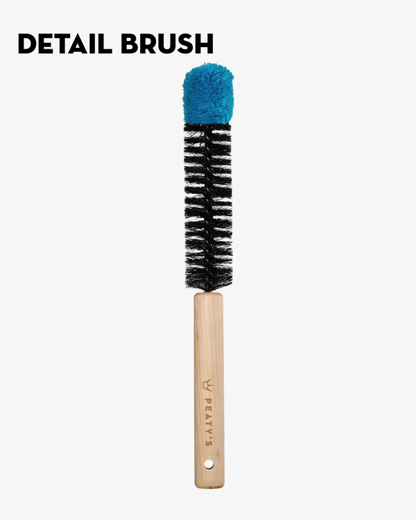 Brosse Peaty's pour detailing