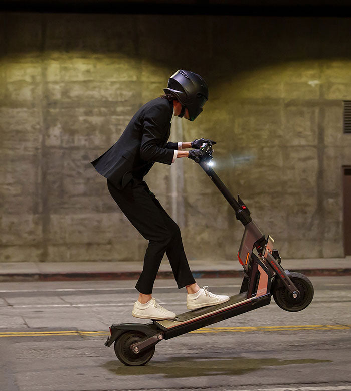 Trottinette électrique : que dit la loi en 2026 ? (25 km/h, âge, assurance)
