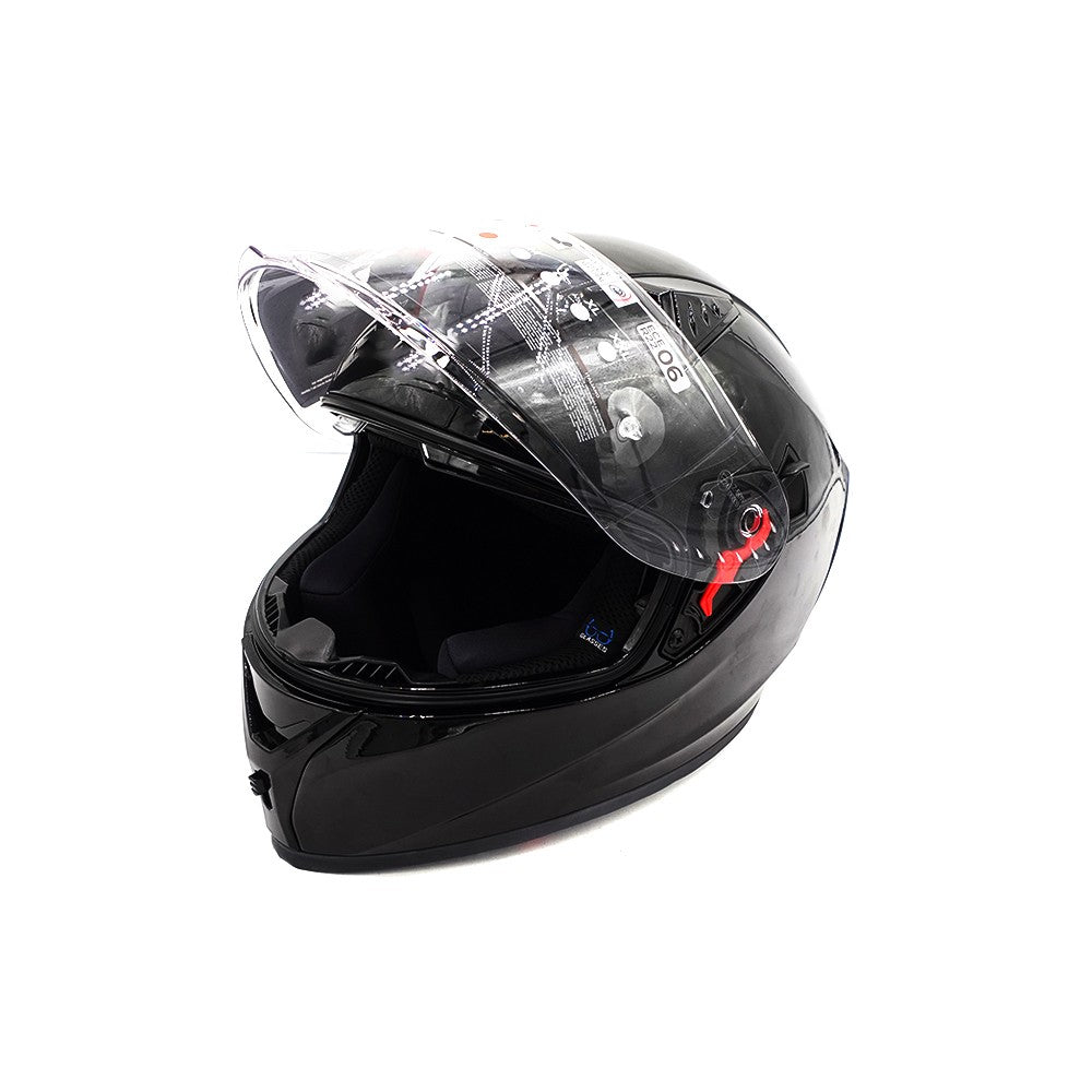 Full-face black helmet (sizes S to XL) en situation
