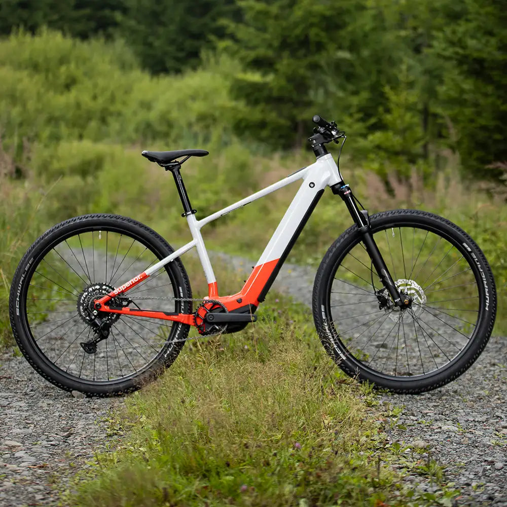 VTT électrique Superior Exp 6.3 Bosch PX 600Wh en situation