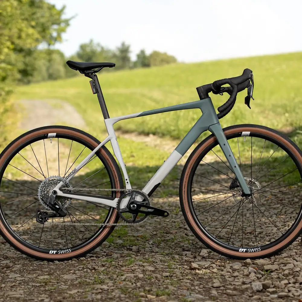 Vélo gravel Superior XR 9.5 GRA RIVAL AXS XPLR 13s en situation