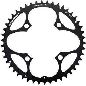 Plateau VTT 4 branches Ø 104 Stronglight Triple 46 dents Extérieur Noir Alu - Épaisseur 3.5 mm 8-9V.