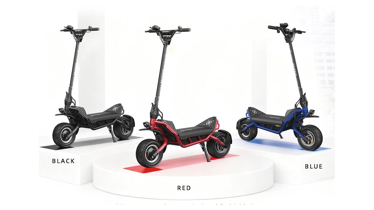 Rovoron R7 electric scooter in three colours: black, red and blue