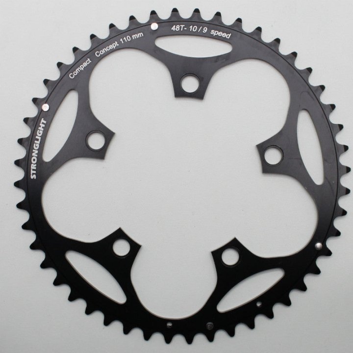 Plateau Route 5 branches Ø 110 Stronglight Dural 48 dents Extérieur Noir Type Shimano 10-9V.