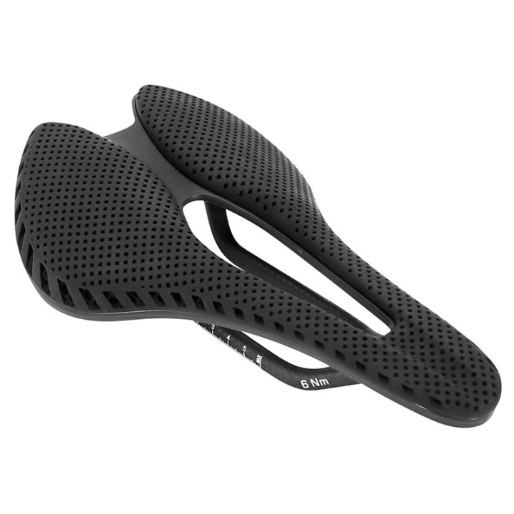 Selle 3D Carbone T801 Noir Ouverte 245X143 Rail Carbone Base Nylon Mat Poids 195G (Poids Max 90 Kg) -Newton-